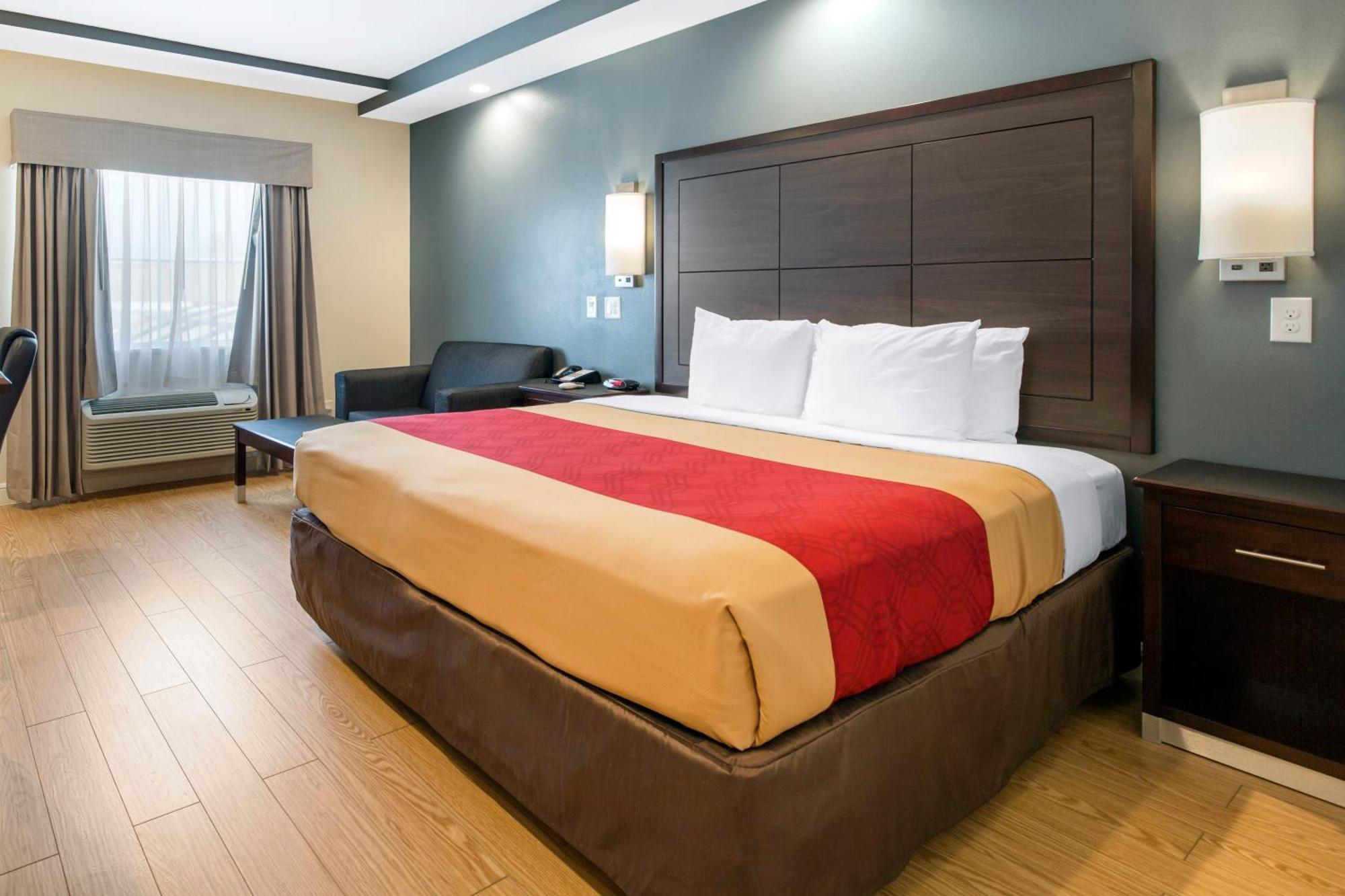Econo & Willowbrook Hotel 2*