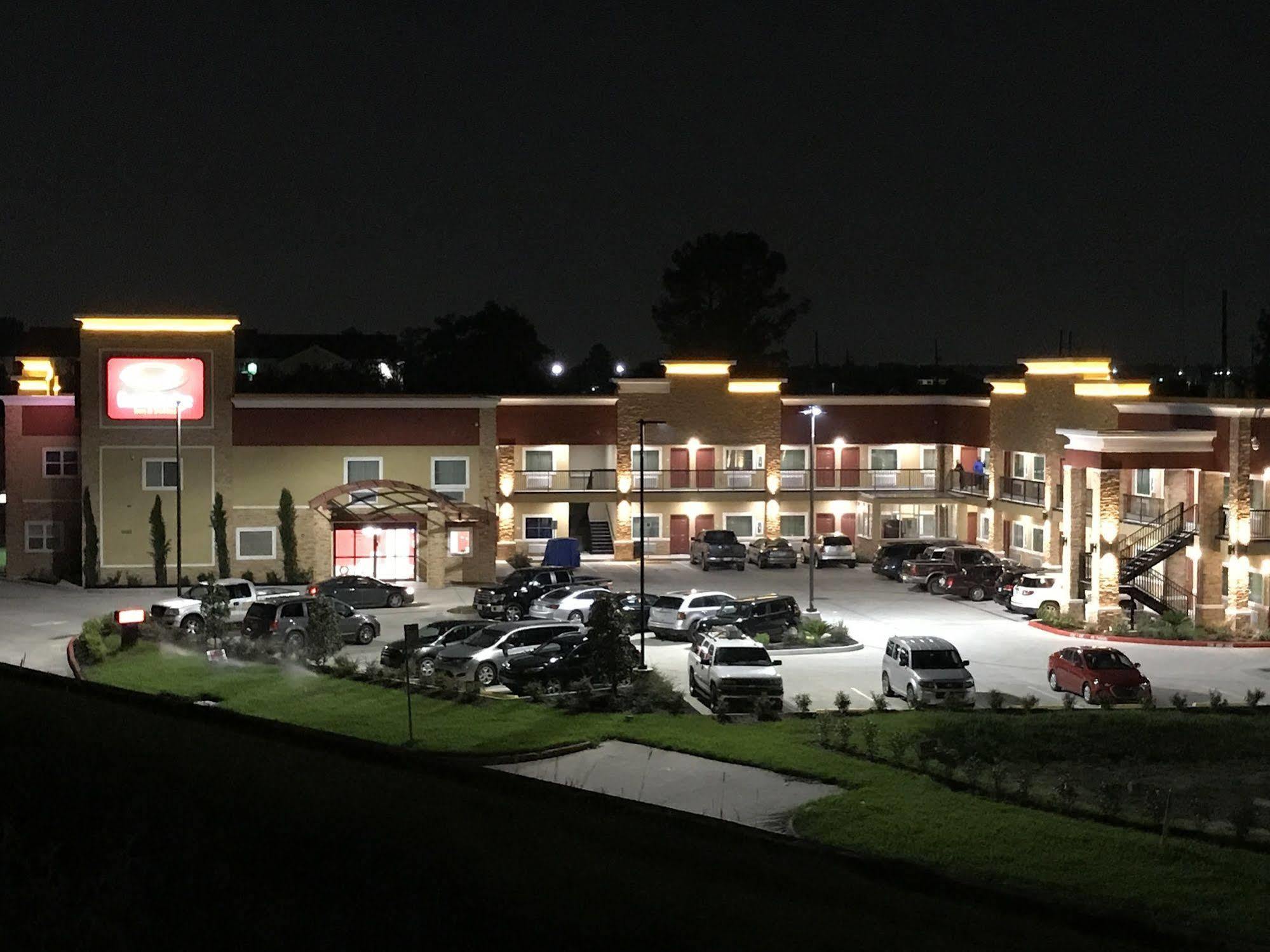 Econo & Willowbrook Hotel